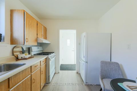 Photo 2 at 152 Santamonica Boulevard, Birchmount, Toronto