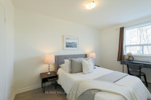 Photo 16 at 152 Santamonica Boulevard, Birchmount, Toronto