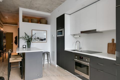 Photo 1 at 807 - 170 Bayview Avenue, Waterfront Communities C8, Toronto
