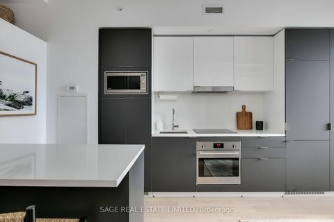 Photo 2 at 807 - 170 Bayview Avenue, Waterfront Communities C8, Toronto