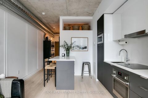Photo 3 at 807 - 170 Bayview Avenue, Waterfront Communities C8, Toronto