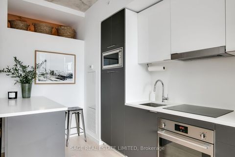 Photo 4 at 807 - 170 Bayview Avenue, Waterfront Communities C8, Toronto