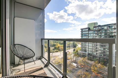 Photo 9 at 807 - 170 Bayview Avenue, Waterfront Communities C8, Toronto
