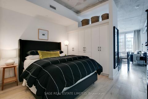 Photo 12 at 807 - 170 Bayview Avenue, Waterfront Communities C8, Toronto