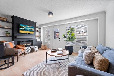 Photo 2 at 78 Keystar Court, Vellore Village, Vaughan