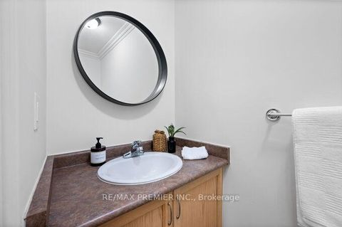 Photo 10 at 78 Keystar Court, Vellore Village, Vaughan