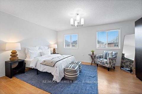 Photo 12 at 78 Keystar Court, Vellore Village, Vaughan