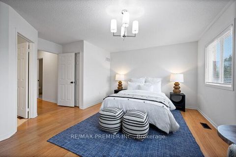 Photo 13 at 78 Keystar Court, Vellore Village, Vaughan
