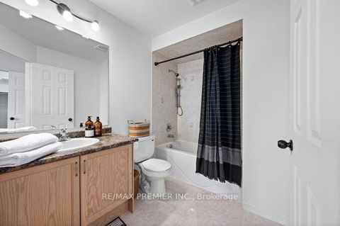 Photo 15 at 78 Keystar Court, Vellore Village, Vaughan