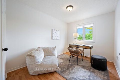 Photo 16 at 78 Keystar Court, Vellore Village, Vaughan