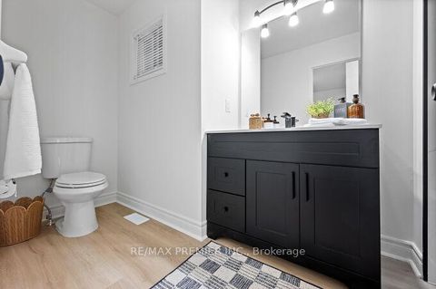 Photo 18 at 78 Keystar Court, Vellore Village, Vaughan