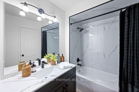 Photo 19 at 78 Keystar Court, Vellore Village, Vaughan