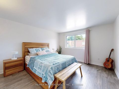 Photo 23 at 46 Woody Vine Way, Bayview Village, Toronto