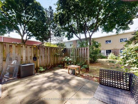 Photo 35 at 46 Woody Vine Way, Bayview Village, Toronto