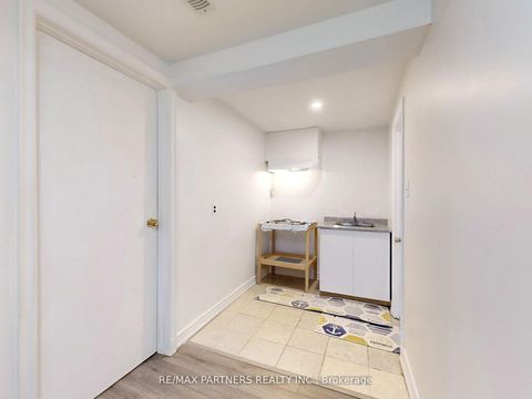 Photo 36 at 46 Woody Vine Way, Bayview Village, Toronto