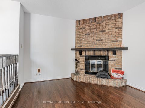 Photo 13 at 98 Rosedale Heights Drive, Uplands, Vaughan