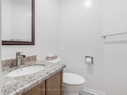Photo 17 at 98 Rosedale Heights Drive, Uplands, Vaughan