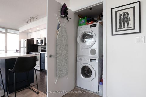 Photo 12 at 612 - 81 Navy Wharf Court, Waterfront Communities C1, Toronto