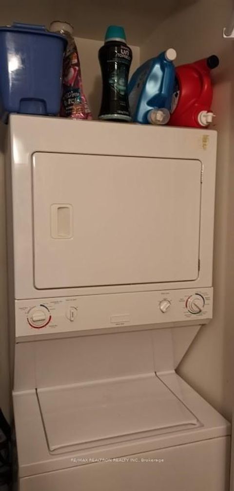 Photo 12 at 1603 - 85 Bloor Street E, Yonge Corridor, Toronto Photo 12 at 1603 - 85 Bloor Street E, Yonge Corridor, Toronto