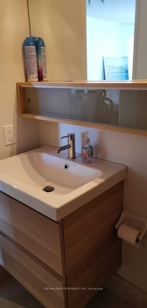 Photo 15 at 1603 - 85 Bloor Street E, Yonge Corridor, Toronto Photo 15 at 1603 - 85 Bloor Street E, Yonge Corridor, Toronto