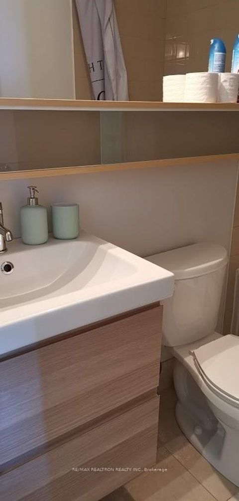 Photo 16 at 1603 - 85 Bloor Street E, Yonge Corridor, Toronto Photo 16 at 1603 - 85 Bloor Street E, Yonge Corridor, Toronto