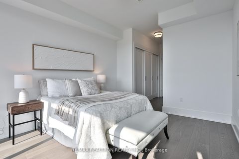Photo 17 at 901 - 10 Inn On The Park Drive, Don Mills, Toronto