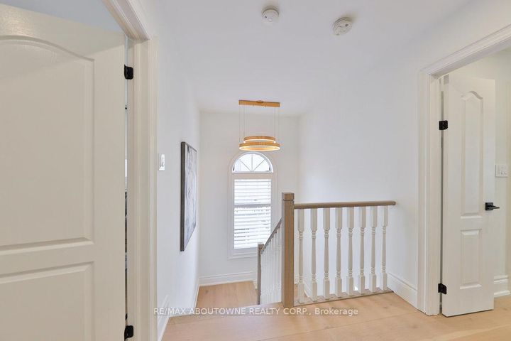 Photo 24 at 30 - 2400 Neyagawa Boulevard, RO River Oaks, Oakville