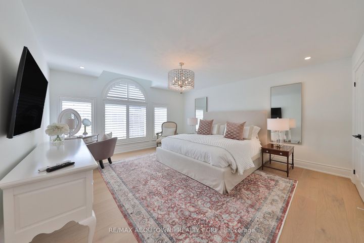 Photo 33 at 30 - 2400 Neyagawa Boulevard, RO River Oaks, Oakville