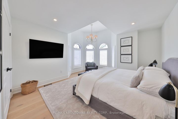 Photo 35 at 30 - 2400 Neyagawa Boulevard, RO River Oaks, Oakville
