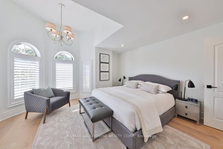 Photo 36 at 30 - 2400 Neyagawa Boulevard, RO River Oaks, Oakville