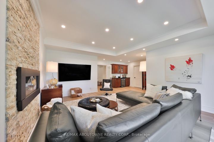 Photo 41 at 30 - 2400 Neyagawa Boulevard, RO River Oaks, Oakville