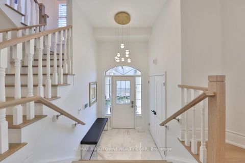 Photo 2 at 30 - 2400 Neyagawa Boulevard, RO River Oaks, Oakville