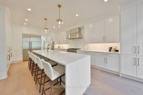 Photo 6 at 30 - 2400 Neyagawa Boulevard, RO River Oaks, Oakville