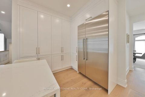 Photo 9 at 30 - 2400 Neyagawa Boulevard, RO River Oaks, Oakville