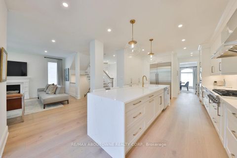 Photo 12 at 30 - 2400 Neyagawa Boulevard, RO River Oaks, Oakville