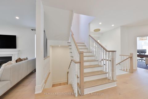 Photo 23 at 30 - 2400 Neyagawa Boulevard, RO River Oaks, Oakville
