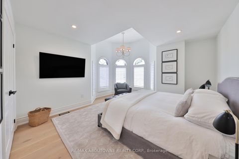 Photo 35 at 30 - 2400 Neyagawa Boulevard, RO River Oaks, Oakville