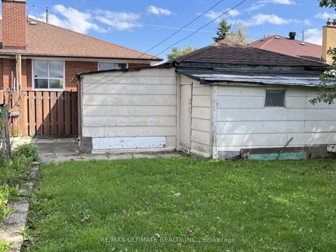 Photo 11 at 96 Benjamin Boulevard, Kennedy Park, Toronto
