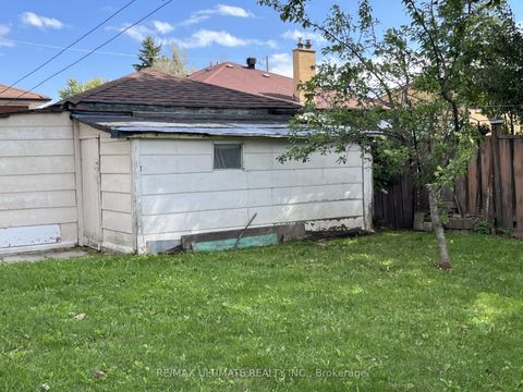 Photo 12 at 96 Benjamin Boulevard, Kennedy Park, Toronto