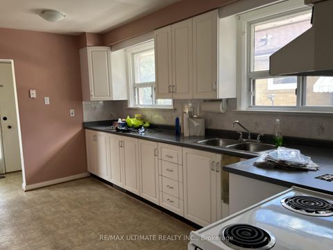 Photo 15 at 96 Benjamin Boulevard, Kennedy Park, Toronto