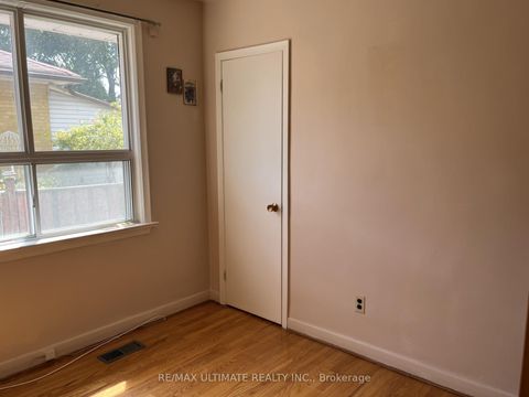 Photo 29 at 96 Benjamin Boulevard, Kennedy Park, Toronto