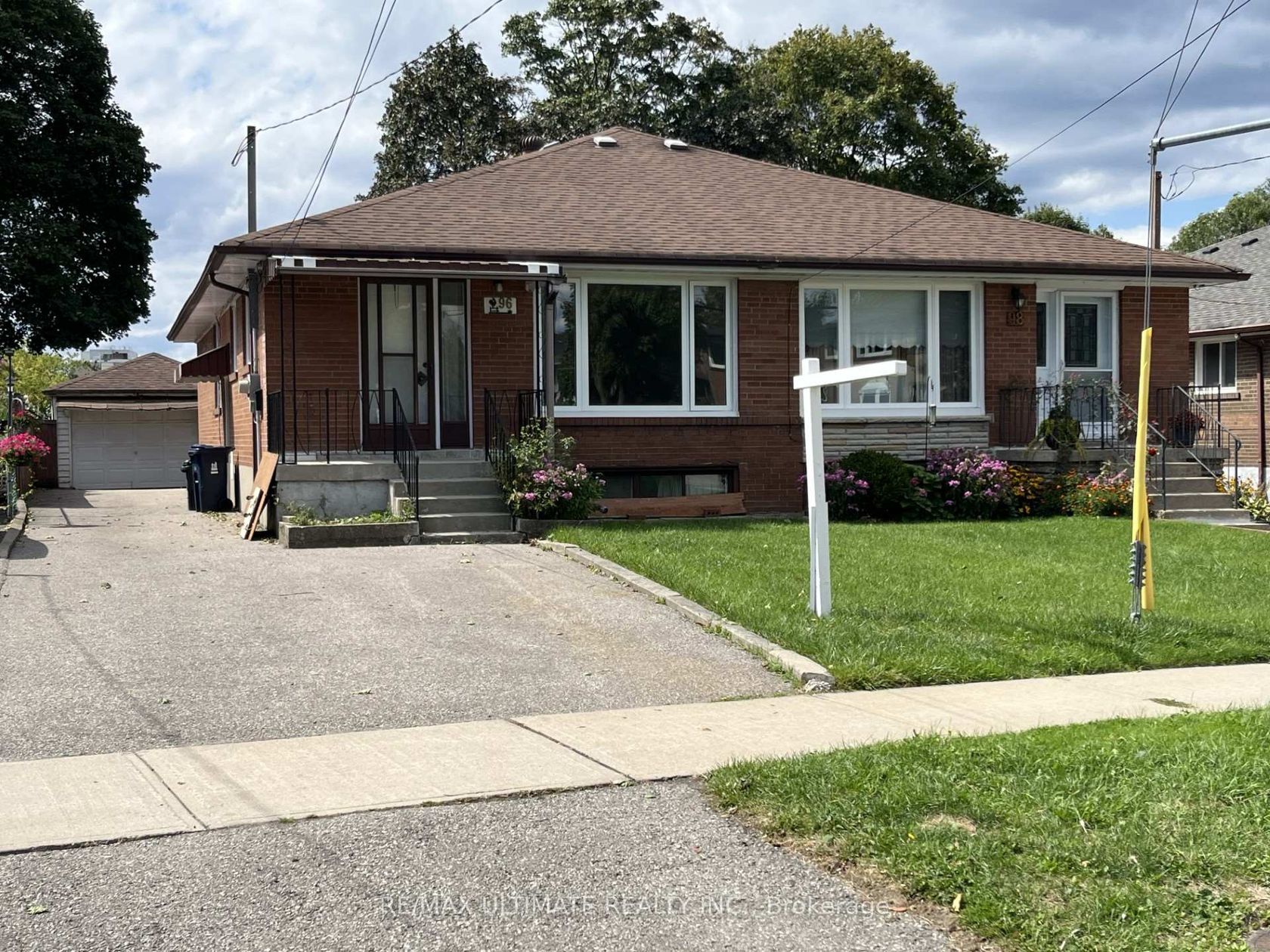 96 Benjamin Boulevard, Kennedy Park, Toronto 