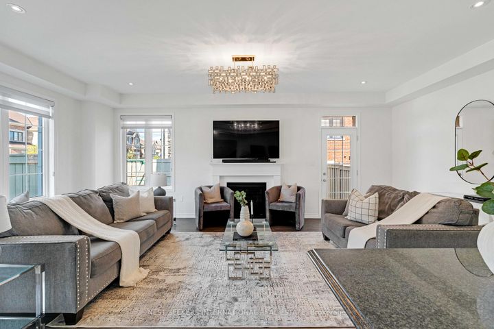 Photo 5 at 125 Lacrosse Trail, Kleinburg, Vaughan