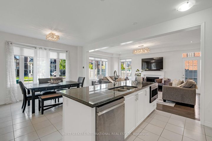 Photo 10 at 125 Lacrosse Trail, Kleinburg, Vaughan