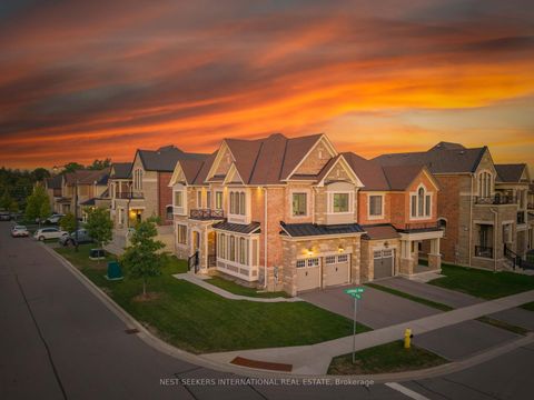 Photo 2 at 125 Lacrosse Trail, Kleinburg, Vaughan