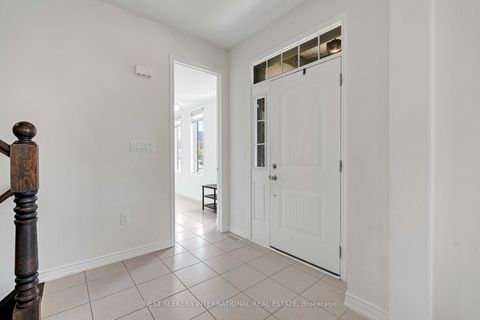 Photo 4 at 125 Lacrosse Trail, Kleinburg, Vaughan