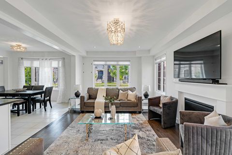 Photo 8 at 125 Lacrosse Trail, Kleinburg, Vaughan