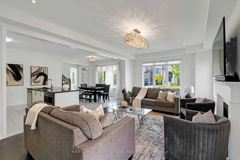 Photo 9 at 125 Lacrosse Trail, Kleinburg, Vaughan