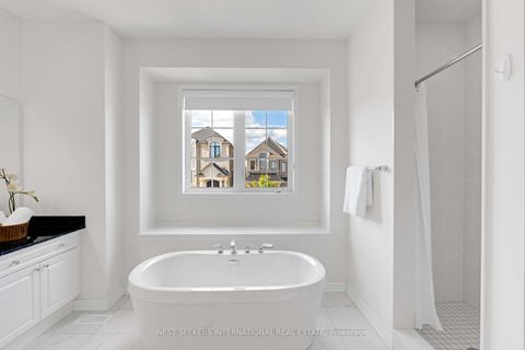 Photo 18 at 125 Lacrosse Trail, Kleinburg, Vaughan