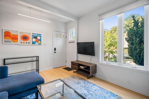 Photo 4 at 371 Howland Avenue, Casa Loma, Toronto